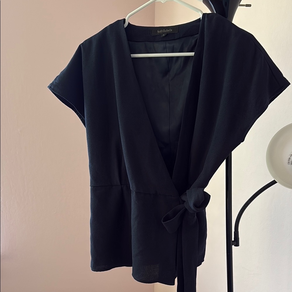 Black-blue Wrap Top